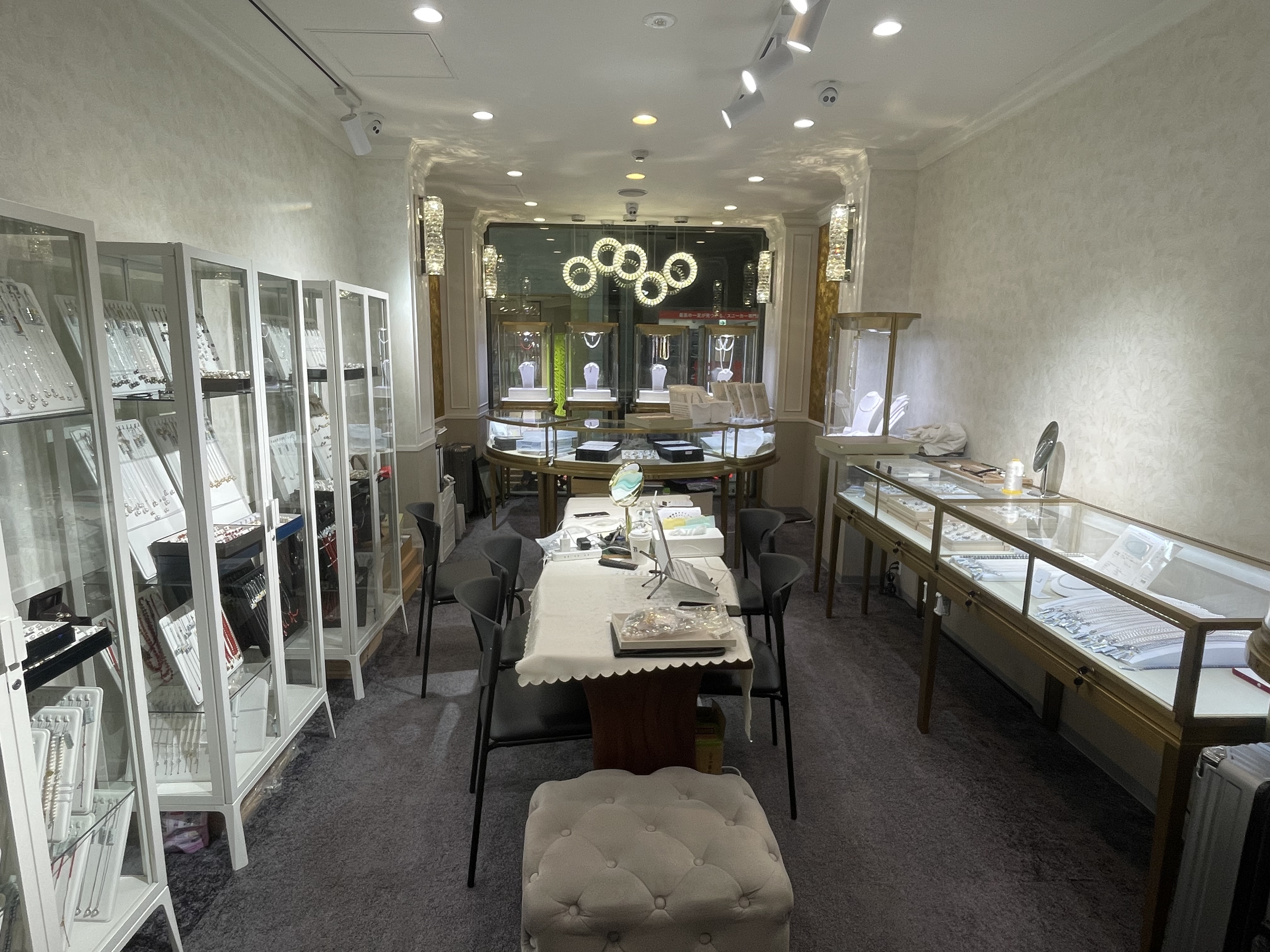 LE MOLLY心斎橋店の店内