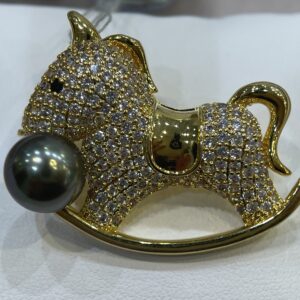 Tahitian pearl trojan horse brooch