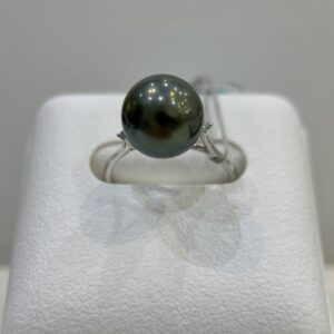 Tahitian pearl ring on special offer